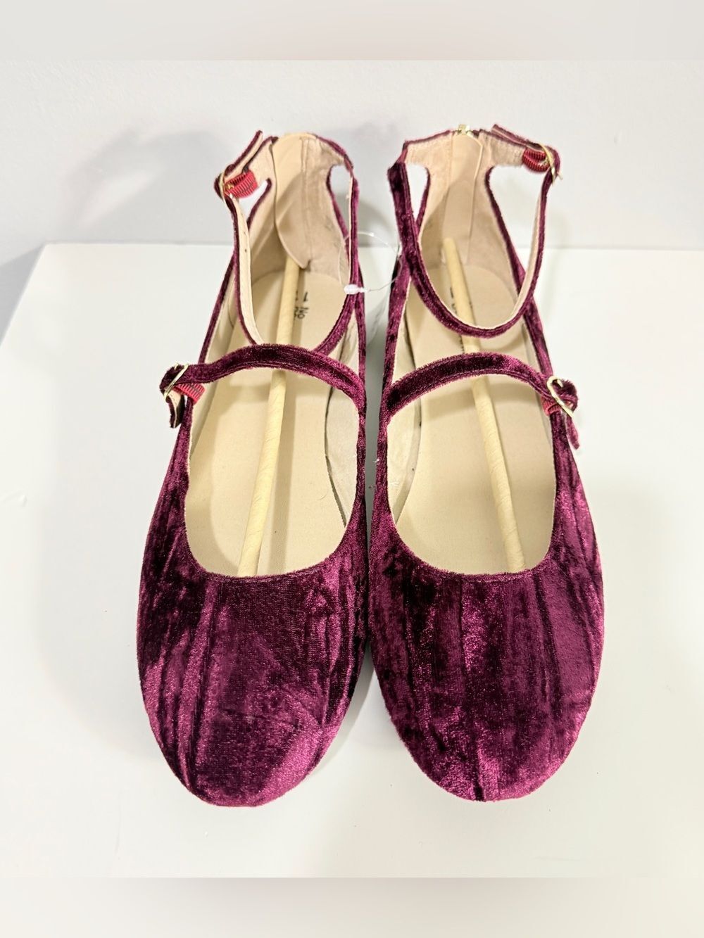 No Boundaries Burgundy Velvet Mary Jane Strappy Flat Shoes Women’s Size 11 NWT